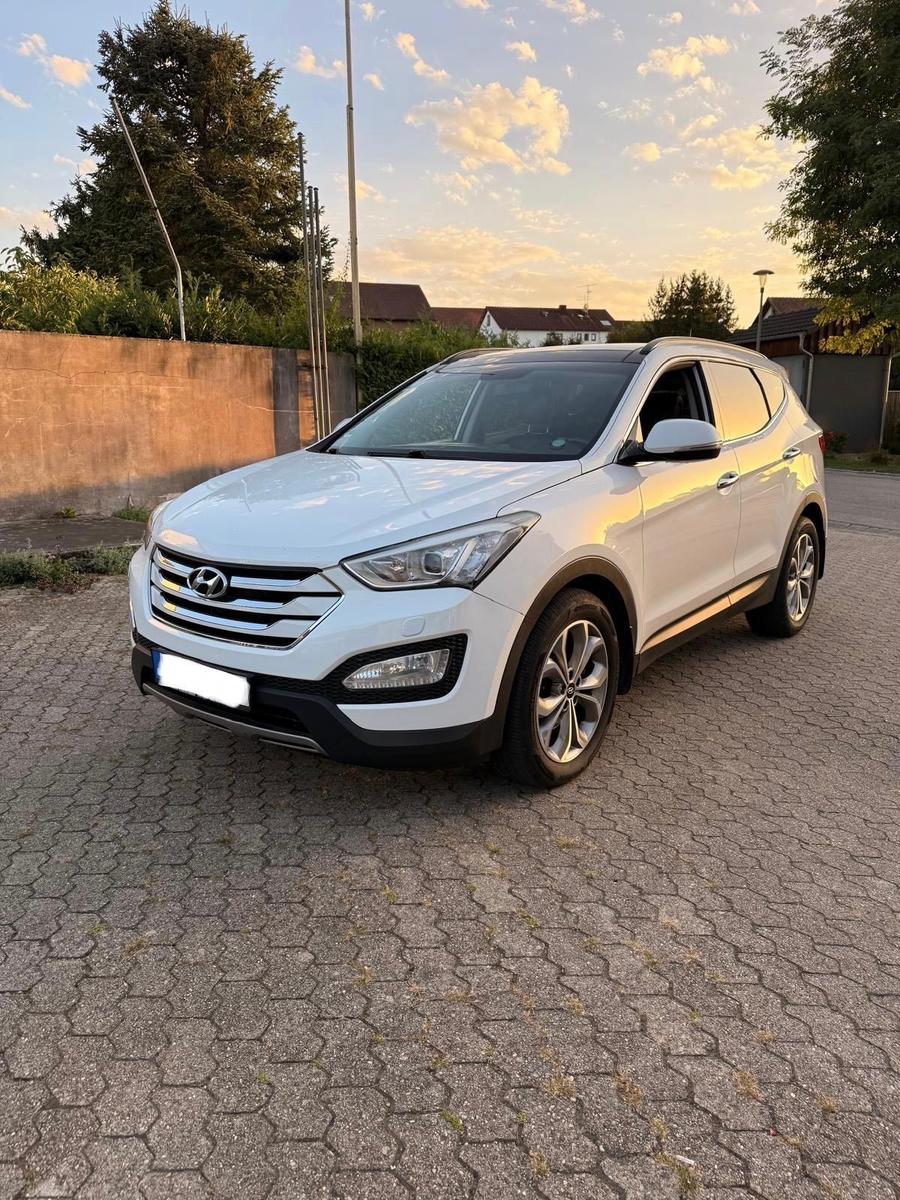 Hyundai Grand Santa Fe