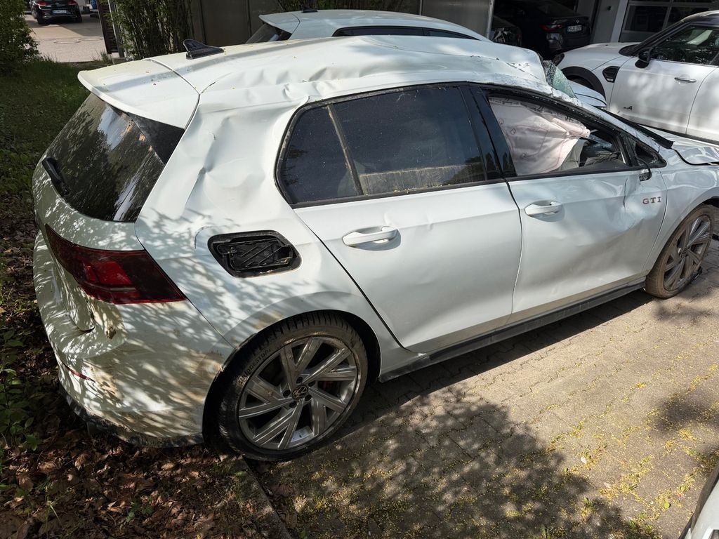 VW Golf VIII GTI/HARMAN KARDON/ BUSINESS PAKET VW Golf VIII GTI/HARMAN KARDON/ BUSINESS PAKET