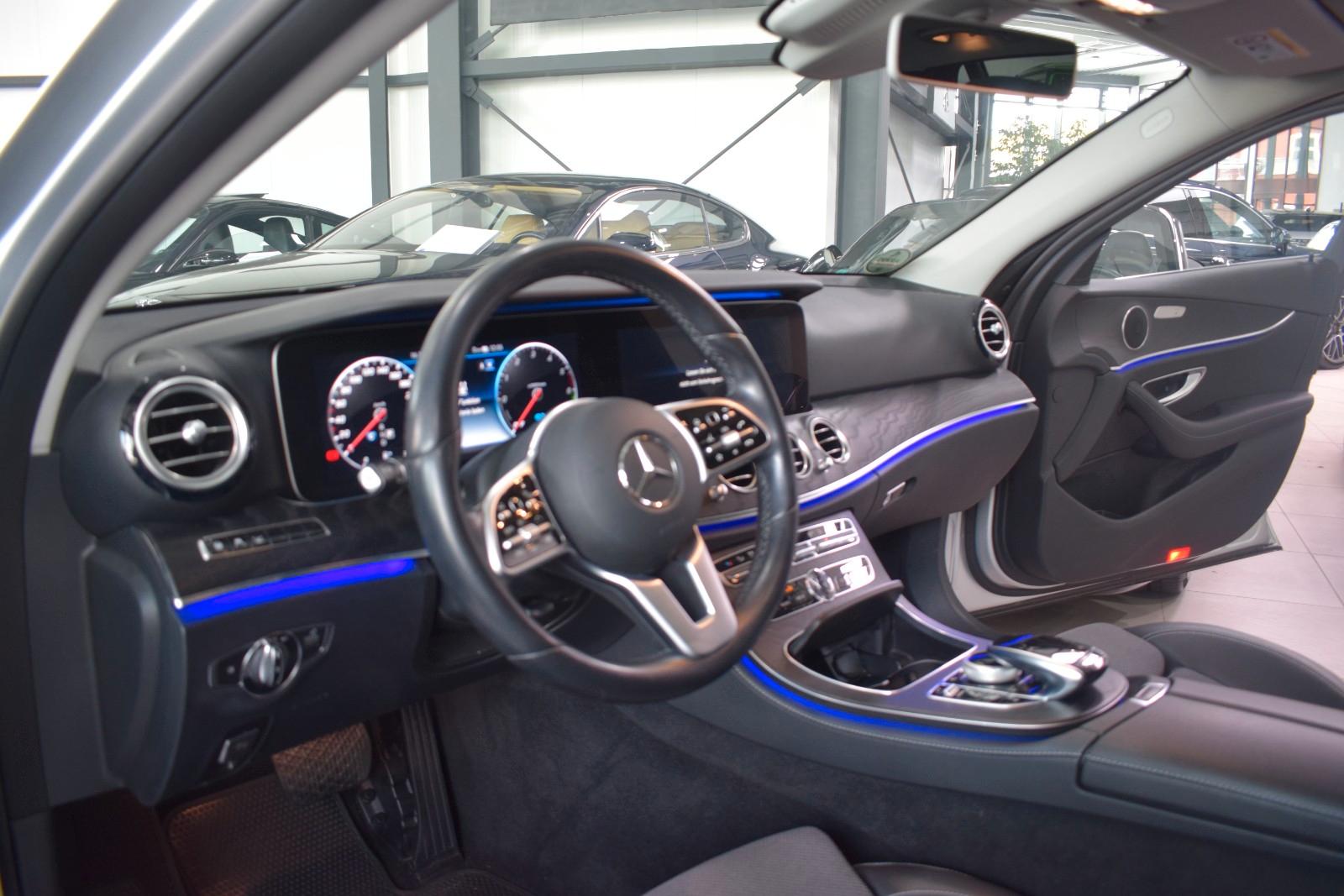 Mercedes-Benz E 300 de T-Modell **Head Up Display**