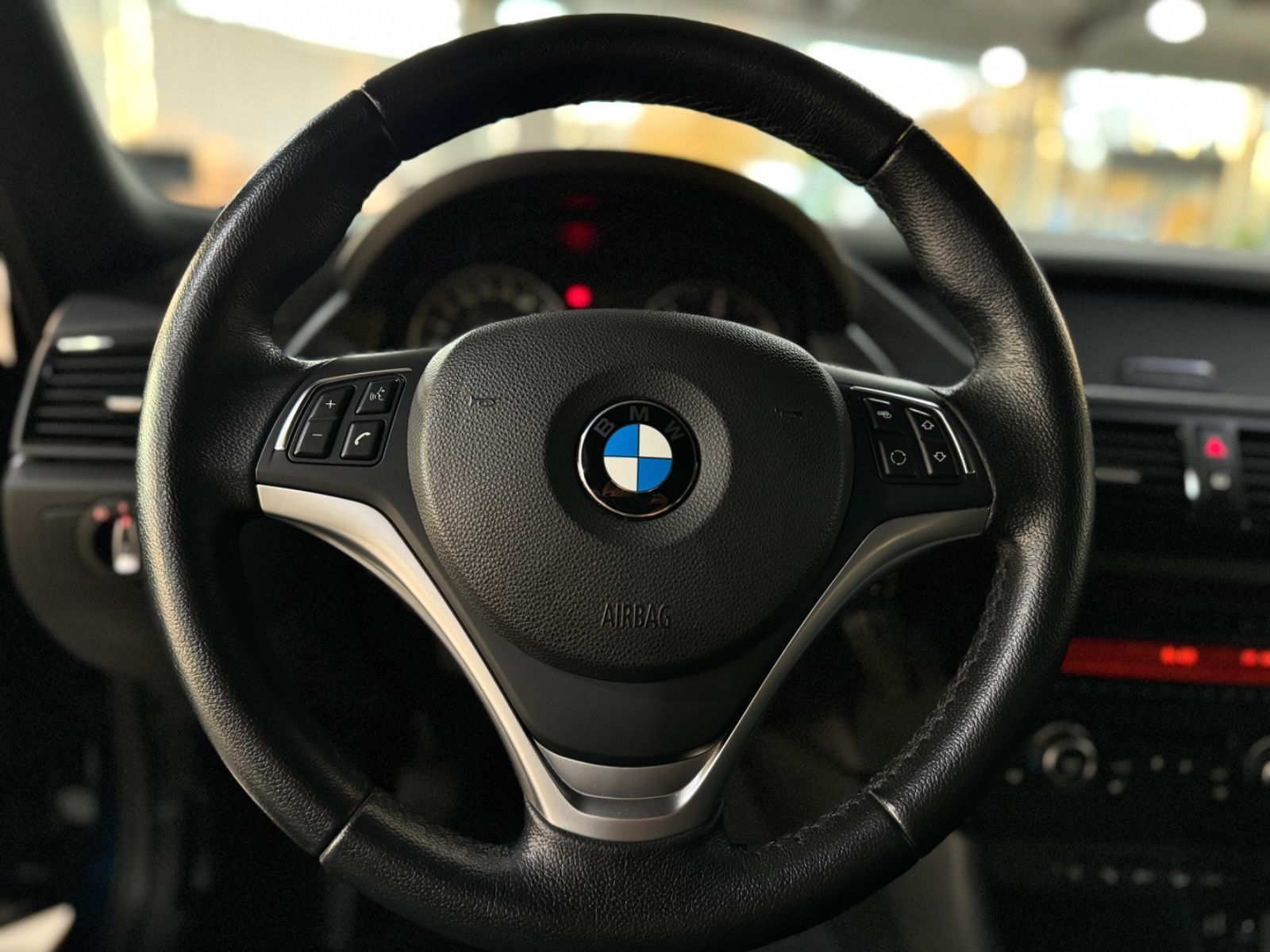 Fahrzeugabbildung BMW X1 sDrive20d xLine HiFi Sitzhzg PDC Xenon Sport