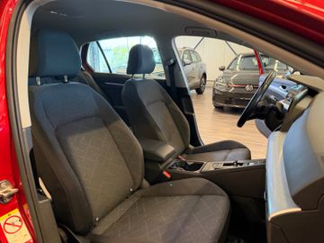 Volkswagen Golf - 11