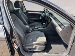Fahrzeugabbildung Volkswagen Passat Var. 2.0TDI DSG Elegance AHK MATRIX ACC