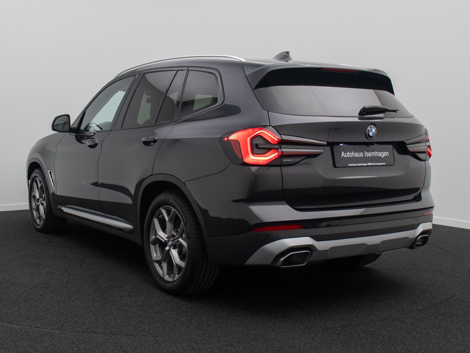 Fahrzeugabbildung BMW X3 xD30d Sport AHK DAB 360° Komfort Leder 19Zoll