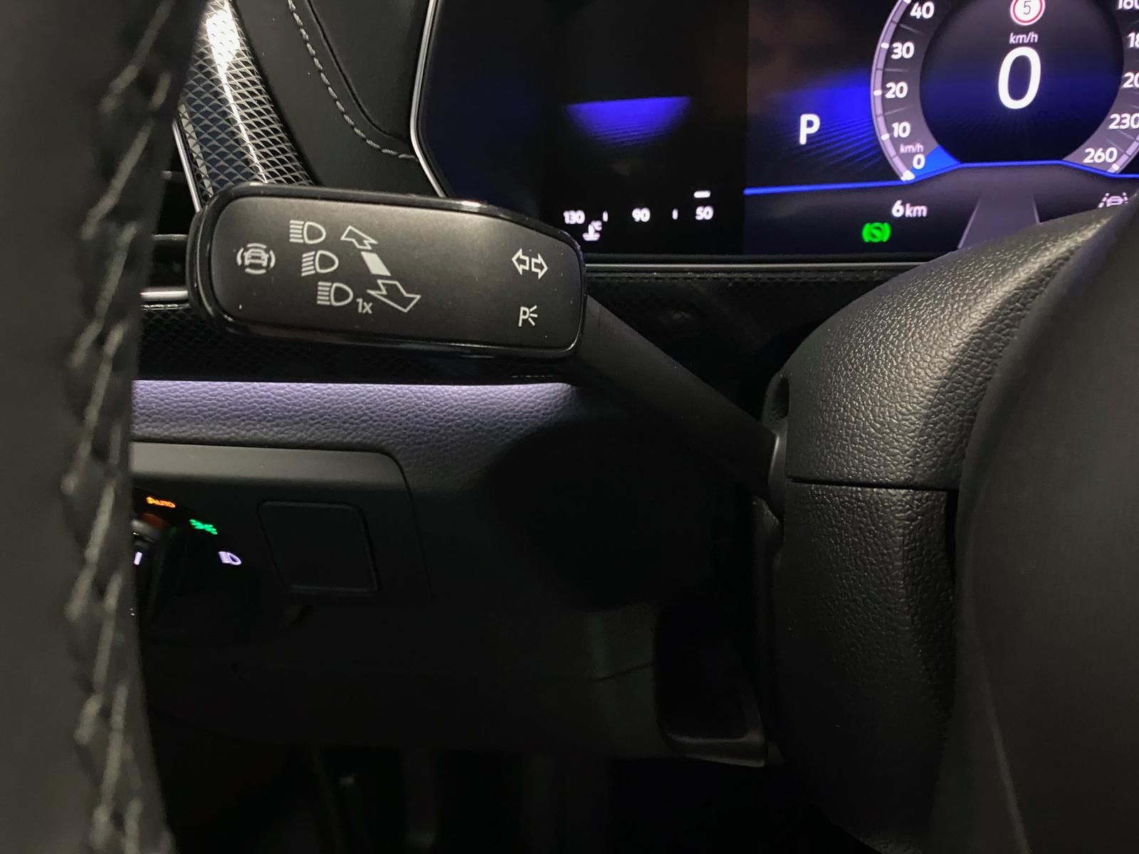 Fahrzeugabbildung Volkswagen T-Cross 1.0 TSI DSG R-Line BLACKSTYLE+MATRIX+AHK