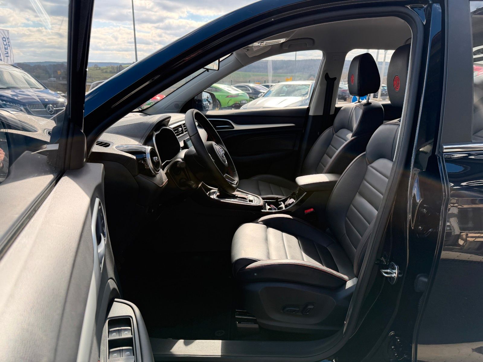 Fahrzeugabbildung MG ZS Luxury Leder+360°Kamera+LED+Carplay+DAB+TOTW