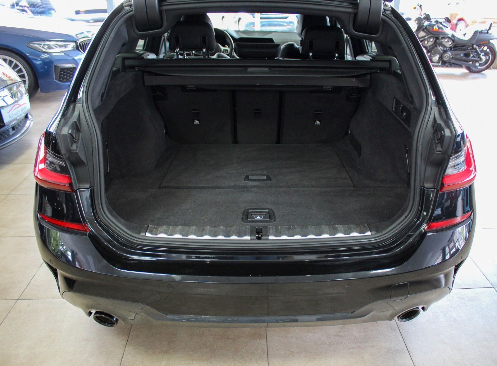 BMW 320d Touring xDrive M Sport Automatik AHK 1.Hand foto 15