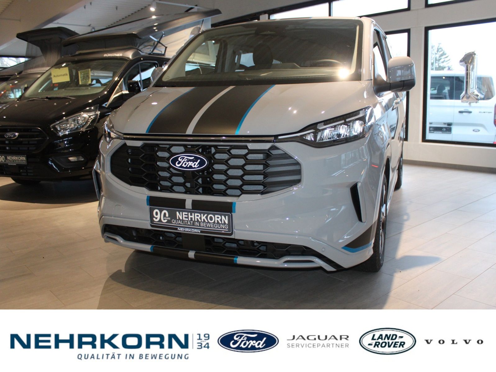 Fahrzeugabbildung Ford Tourneo Custom Automatik L1 SPORT mit AHK + GJR