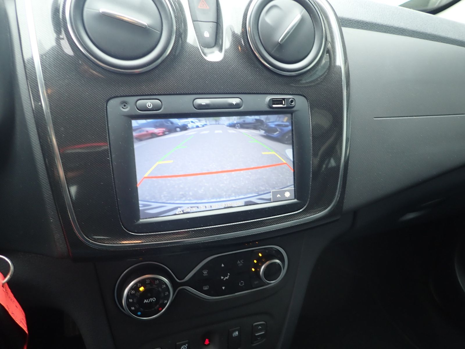 Fahrzeugabbildung Dacia Sandero Comfort TCe 90