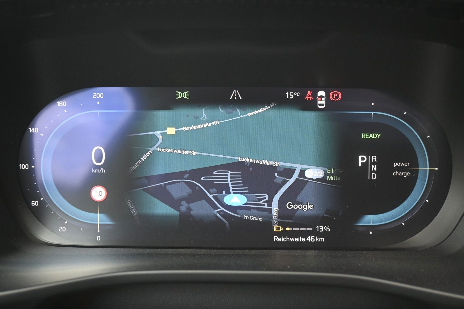 Fahrzeugabbildung Volvo C40 Ultimate BEV Single Motor H/K*AHK*PANO*