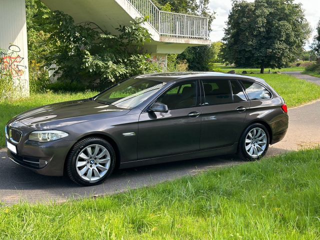 BMW 530 180kw/245psSoftClose/Keyless/Head-...