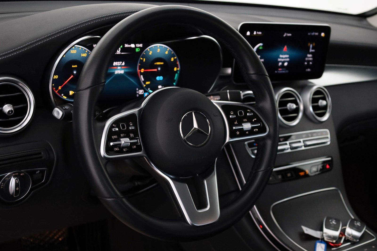 Fahrzeugabbildung Mercedes-Benz GLC 300 de 4Matic,Leder,Navi,LED,SH,Kamera,AHK