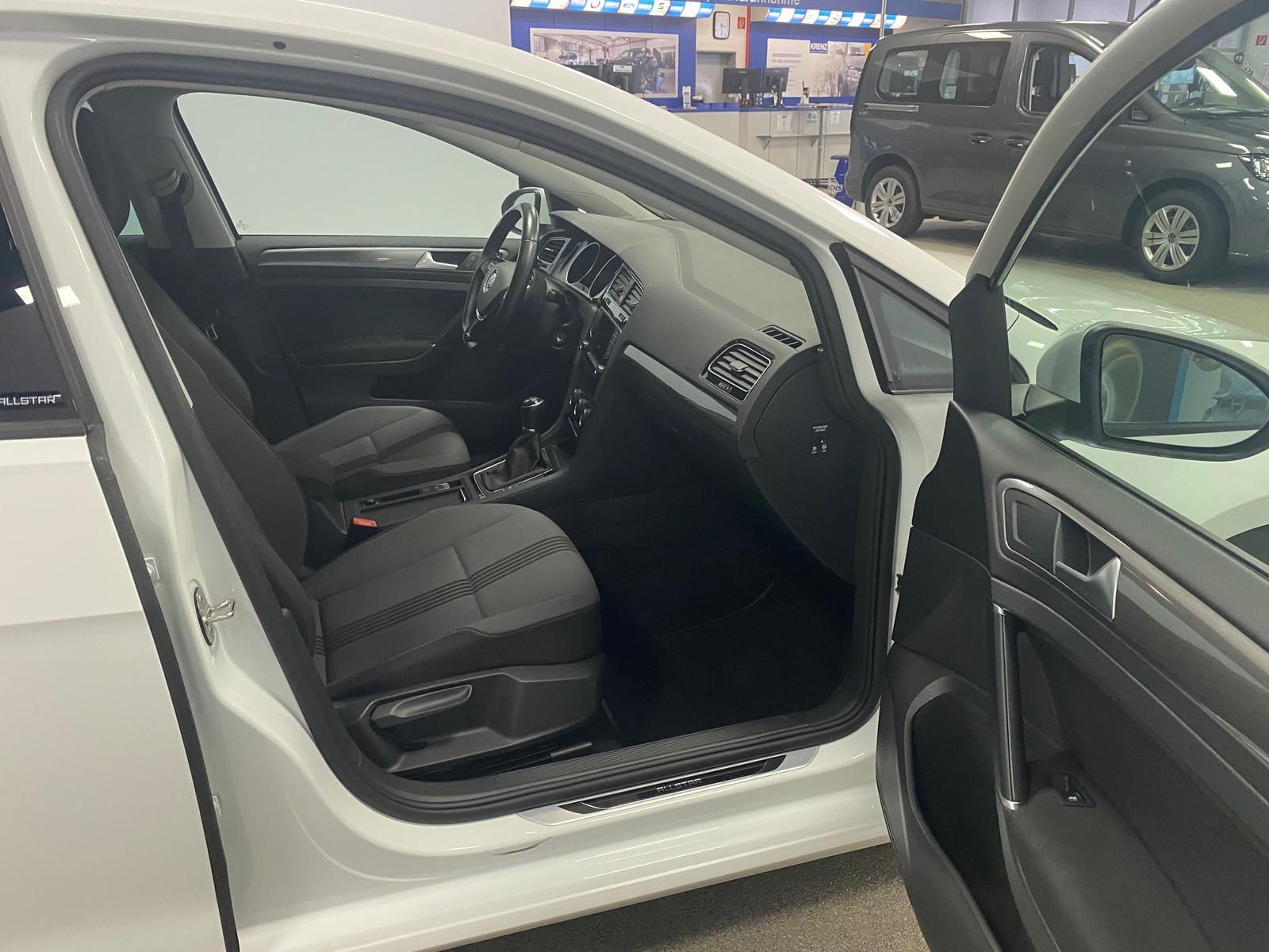 Fahrzeugabbildung Volkswagen Golf 2.0 TDI Allstar BMT KLIMA+NAVI+SITZHEIZ+PDC