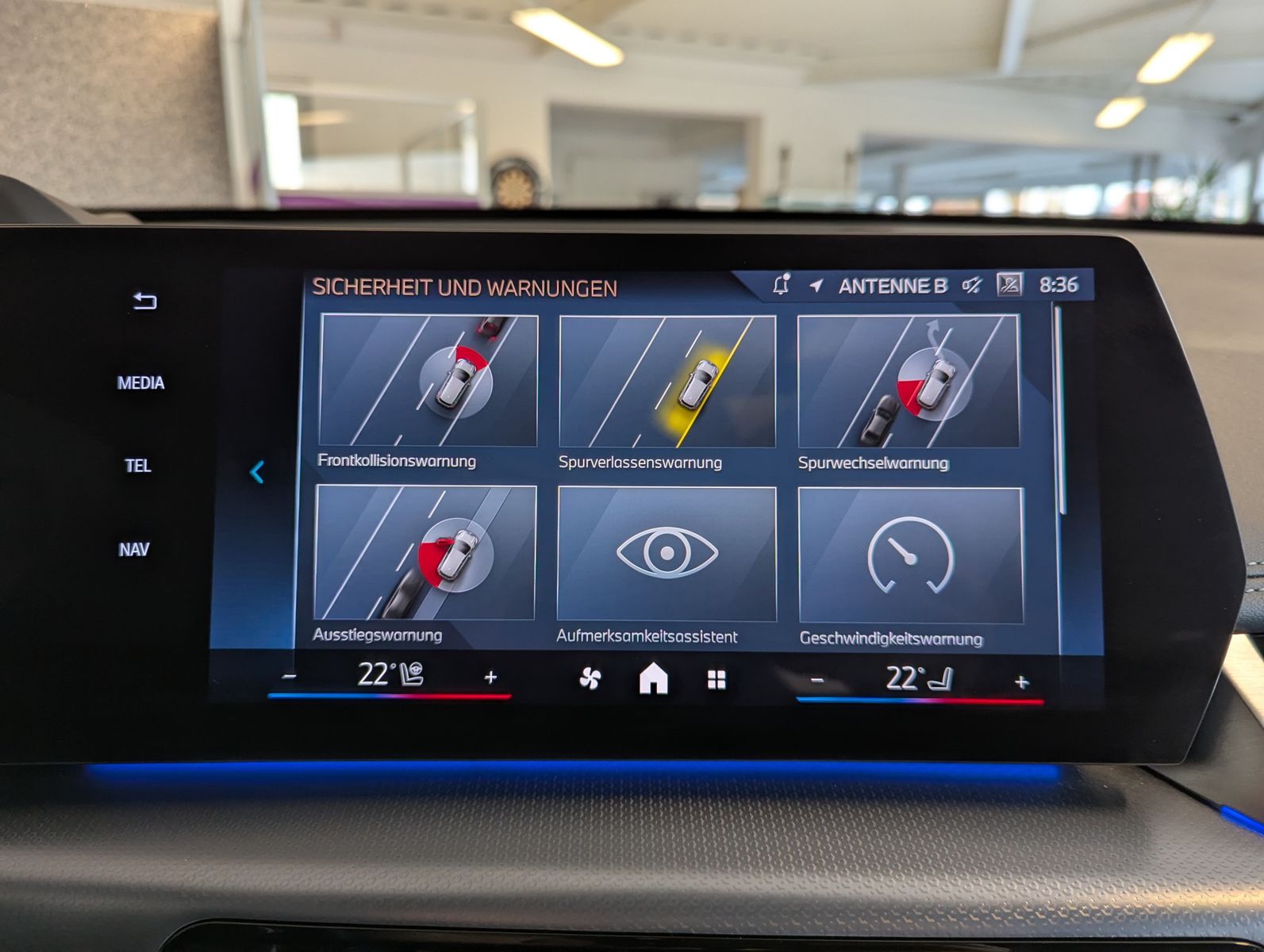 Fahrzeugabbildung BMW X1 23 i M-Sport Innovat.-Comfort-Paket Pano AHK