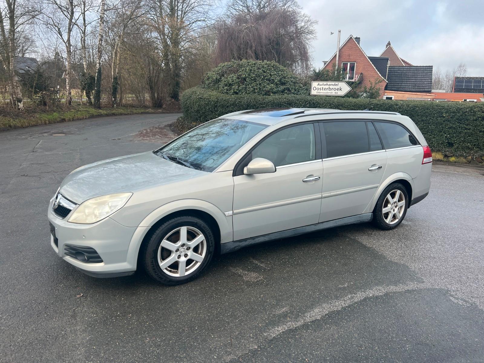 Opel Vectra Caravan 1.8 Cosmo Plus Leder / Schiebed.