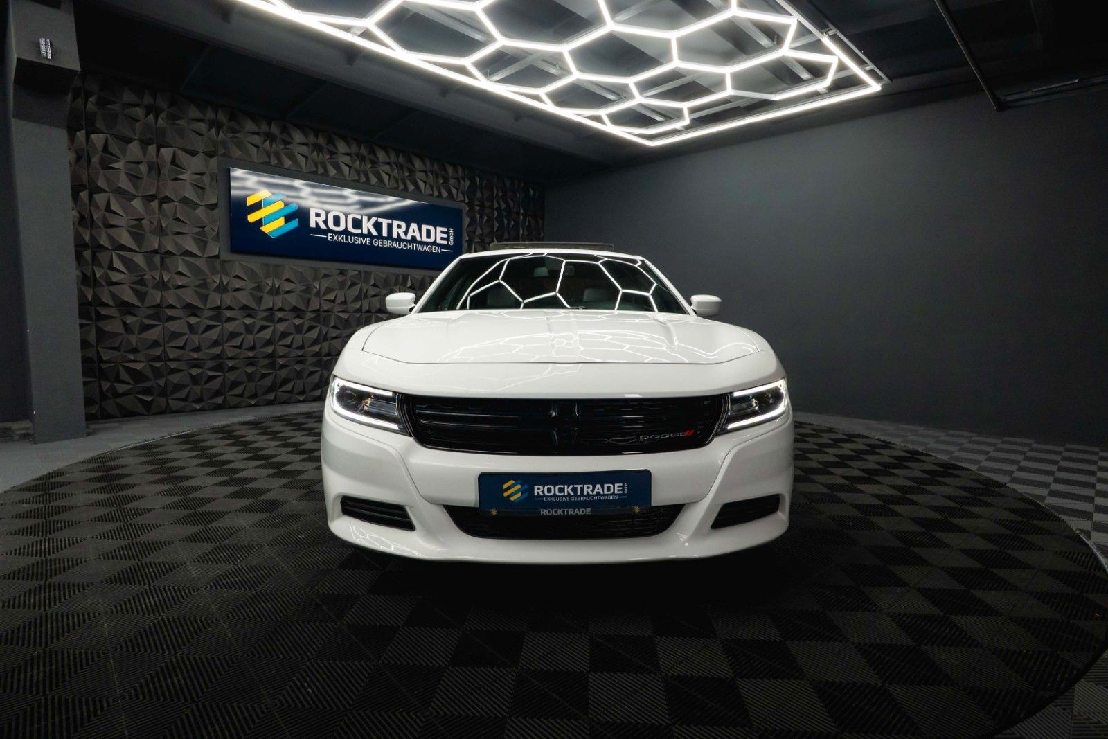 Fahrzeugabbildung Dodge Charger 3.6 Night-Paket | LED | Unfallfrei | 20'