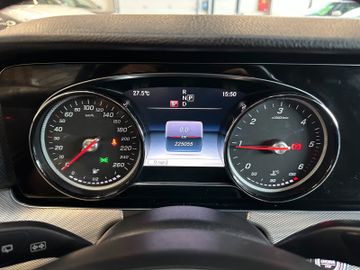 MYAUTOCENTER – Gebraucht- und Jahreswagen mit Werkstattservice in Pfaffenhofen Mercedes-Benz E 220 *TÜV:228*ACC*NAV*2-Zonen*LED*