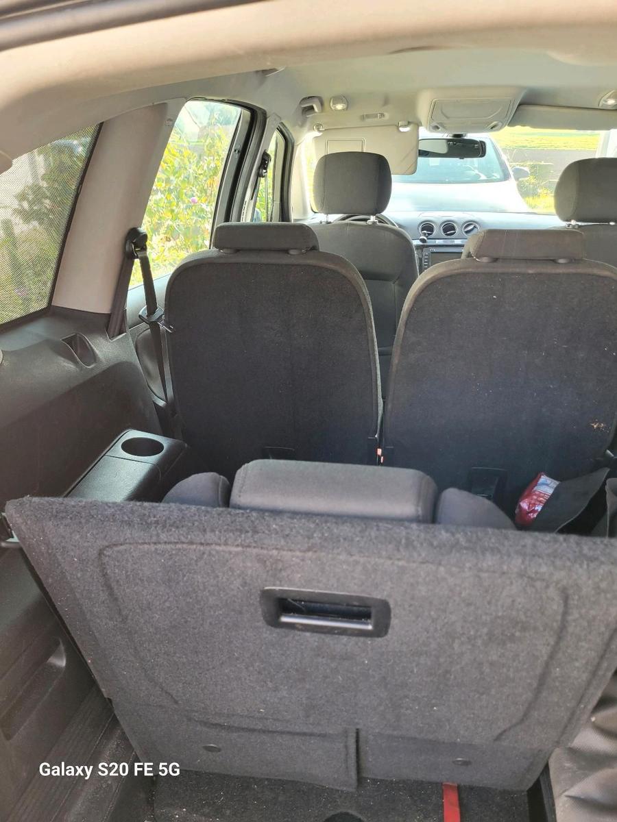Ford S-MAX 2011 — photo 9
