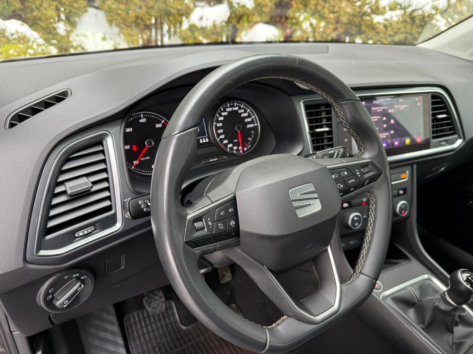 Fahrzeugabbildung SEAT Ateca 2.0 TDI Style LED+NAVI+AHK+AMBI+DAB+TEMPO+