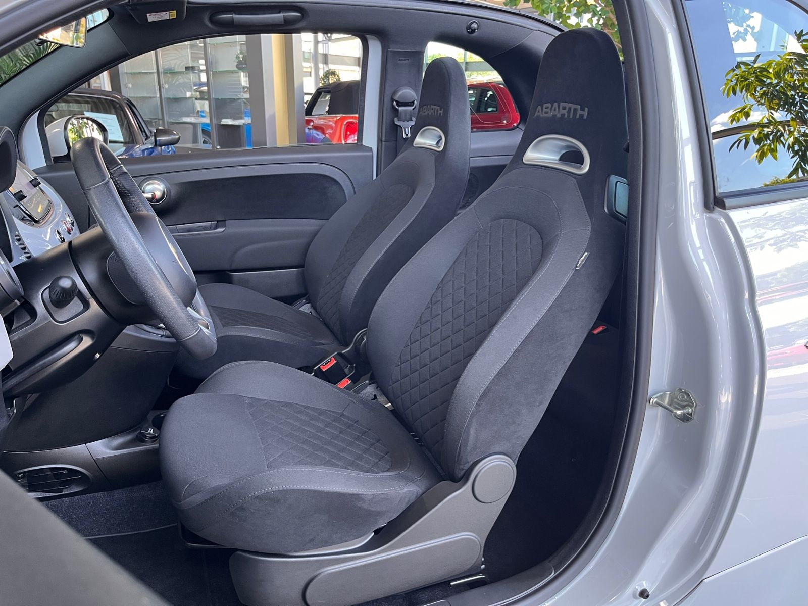 Fahrzeugabbildung Abarth 595C  1.4 T-Jet NAVI ALU