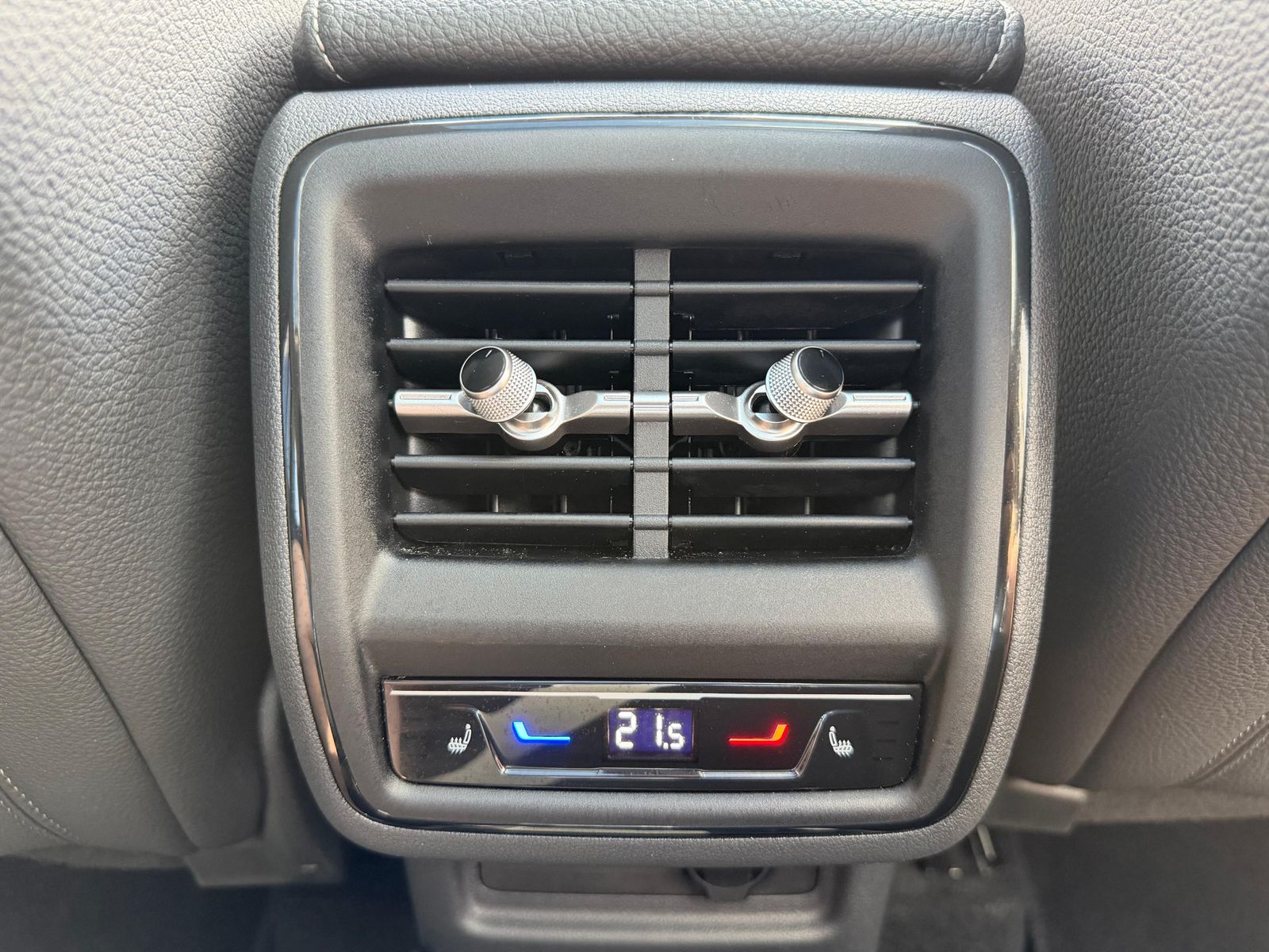Illustration du véhicule SKODA Kodiaq 2.0 TDI 4x4 Selec PANO*AHK*MATRIX*StandH.