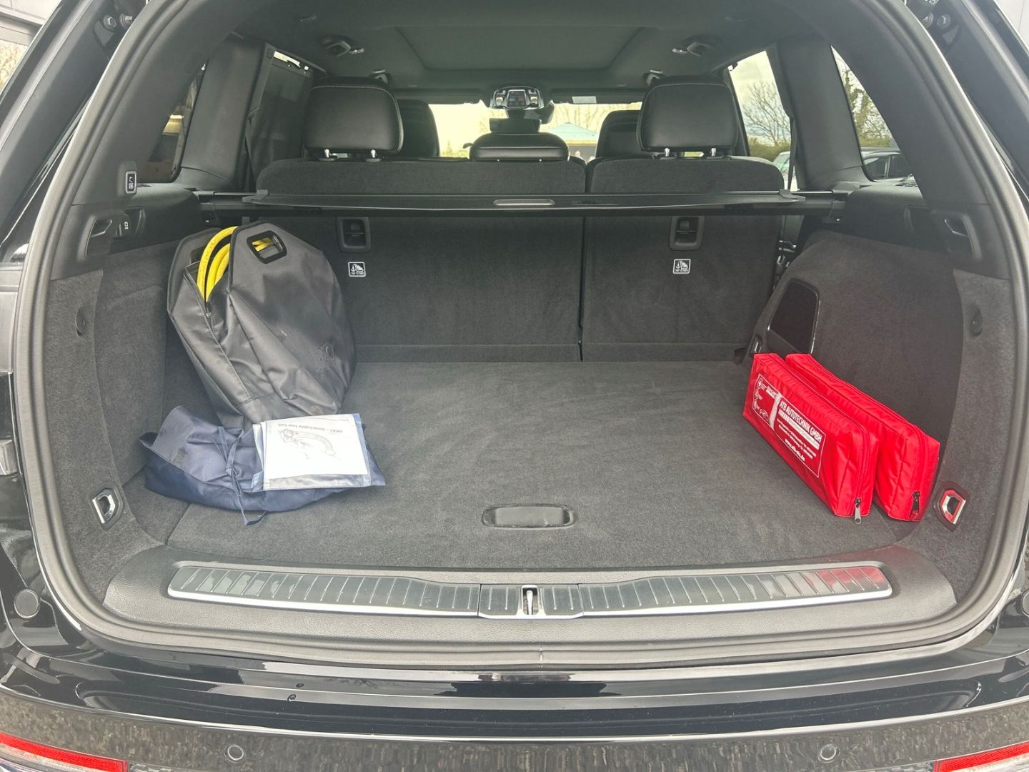 Fahrzeugabbildung Jeep Grand Cherokee 4xe Overland HUD Navi Leder AHK