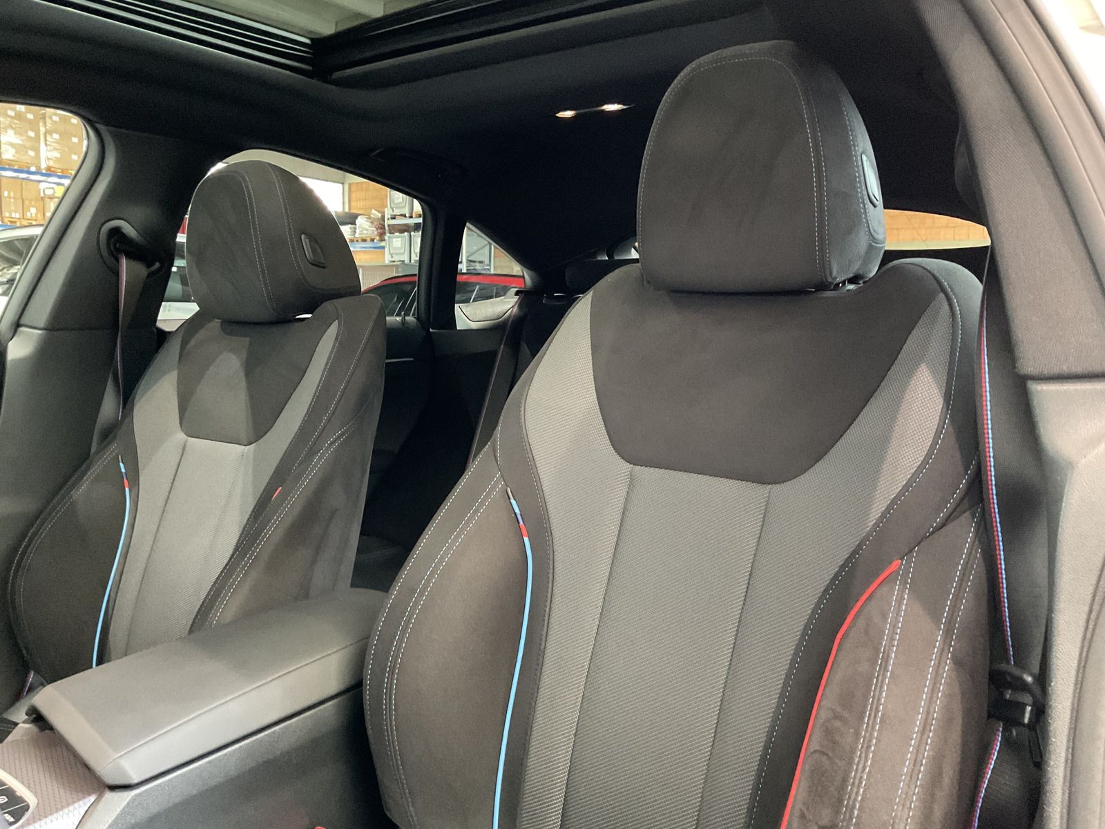 Fahrzeugabbildung BMW i4 M50 M Sportpaket pro | 19" LMR | Harman Kardo