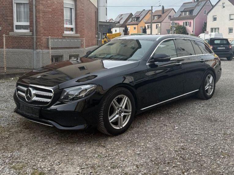 Mercedes-Benz E 220d 4-MATIC T Standheizung HUD Distronic 360°