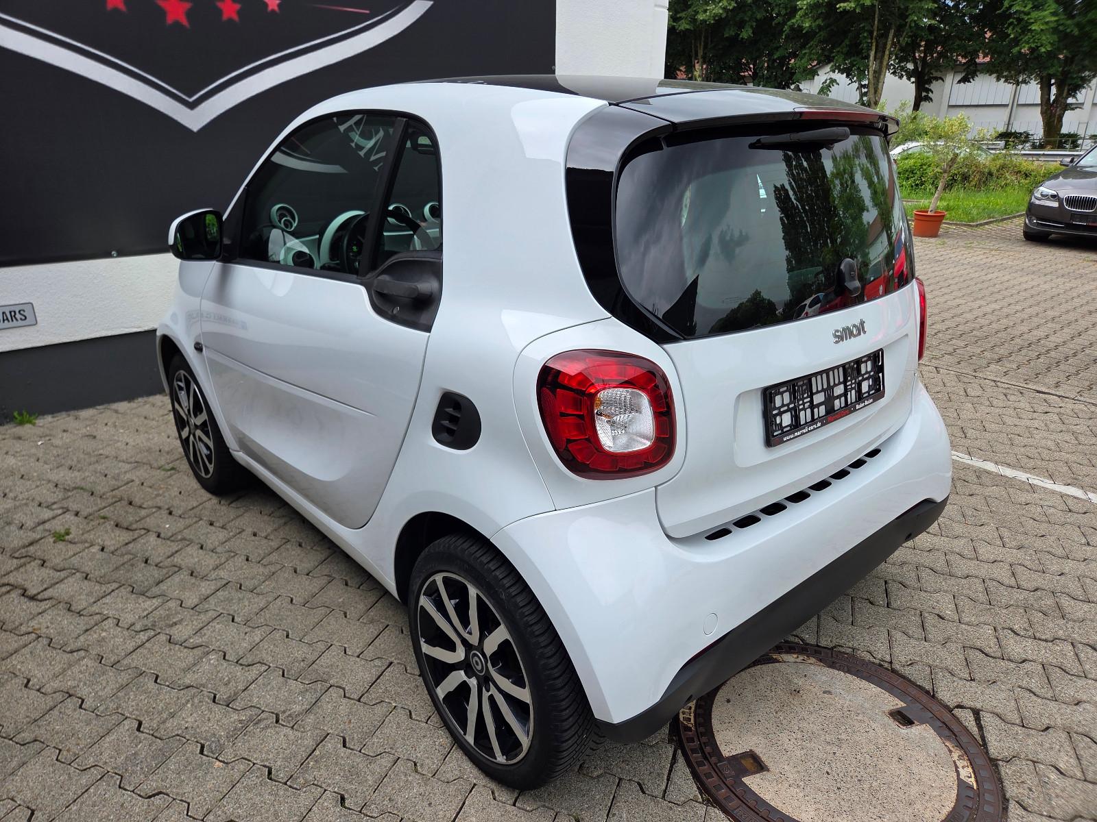 Smart ForTwo coupe Basis 90Ps*Pano*Scheck-H*Spur-H*Nav
