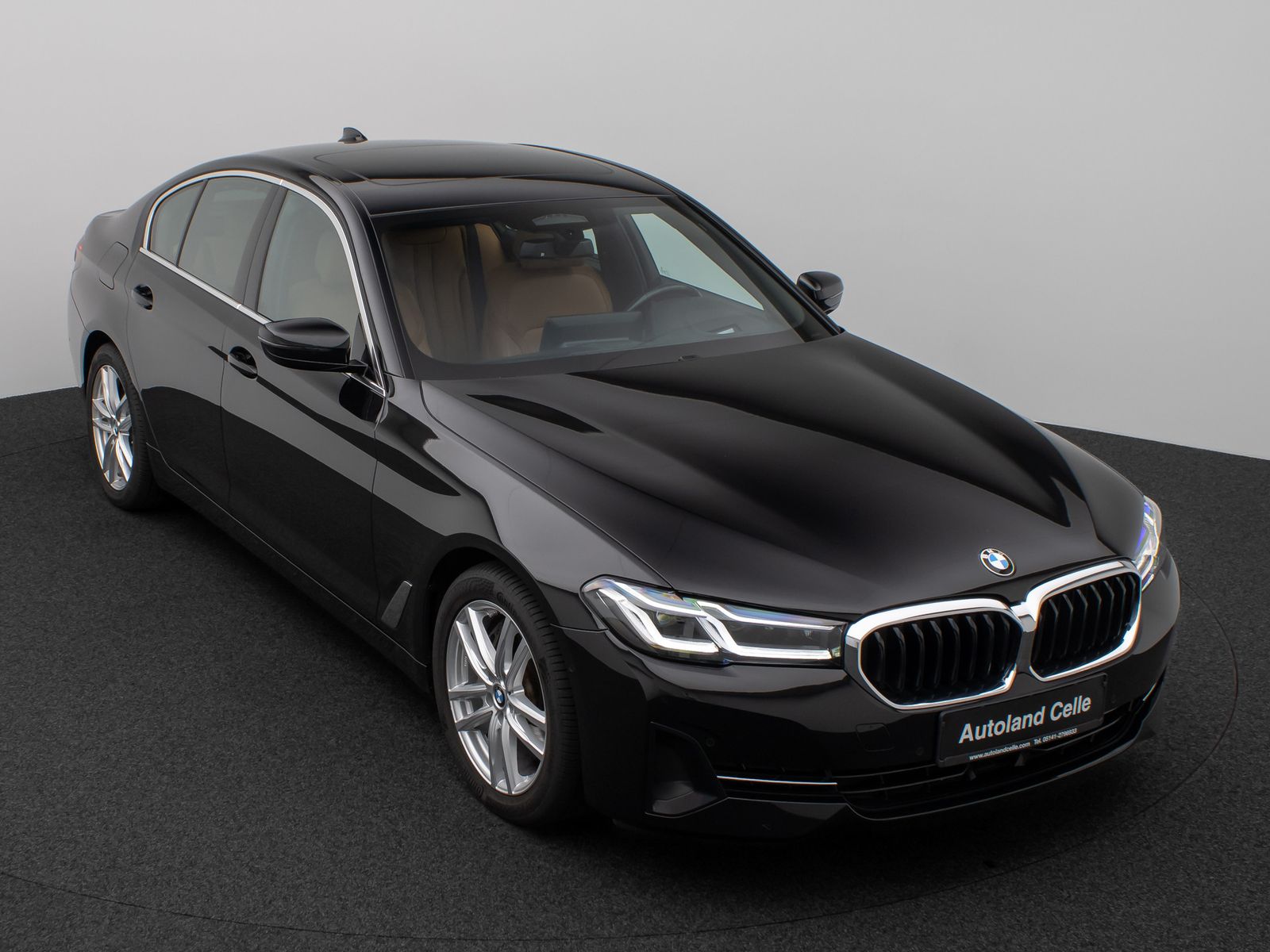 Fahrzeugabbildung BMW 540d xD Kamera Glasdach Laser HUD DAB H/K AHK