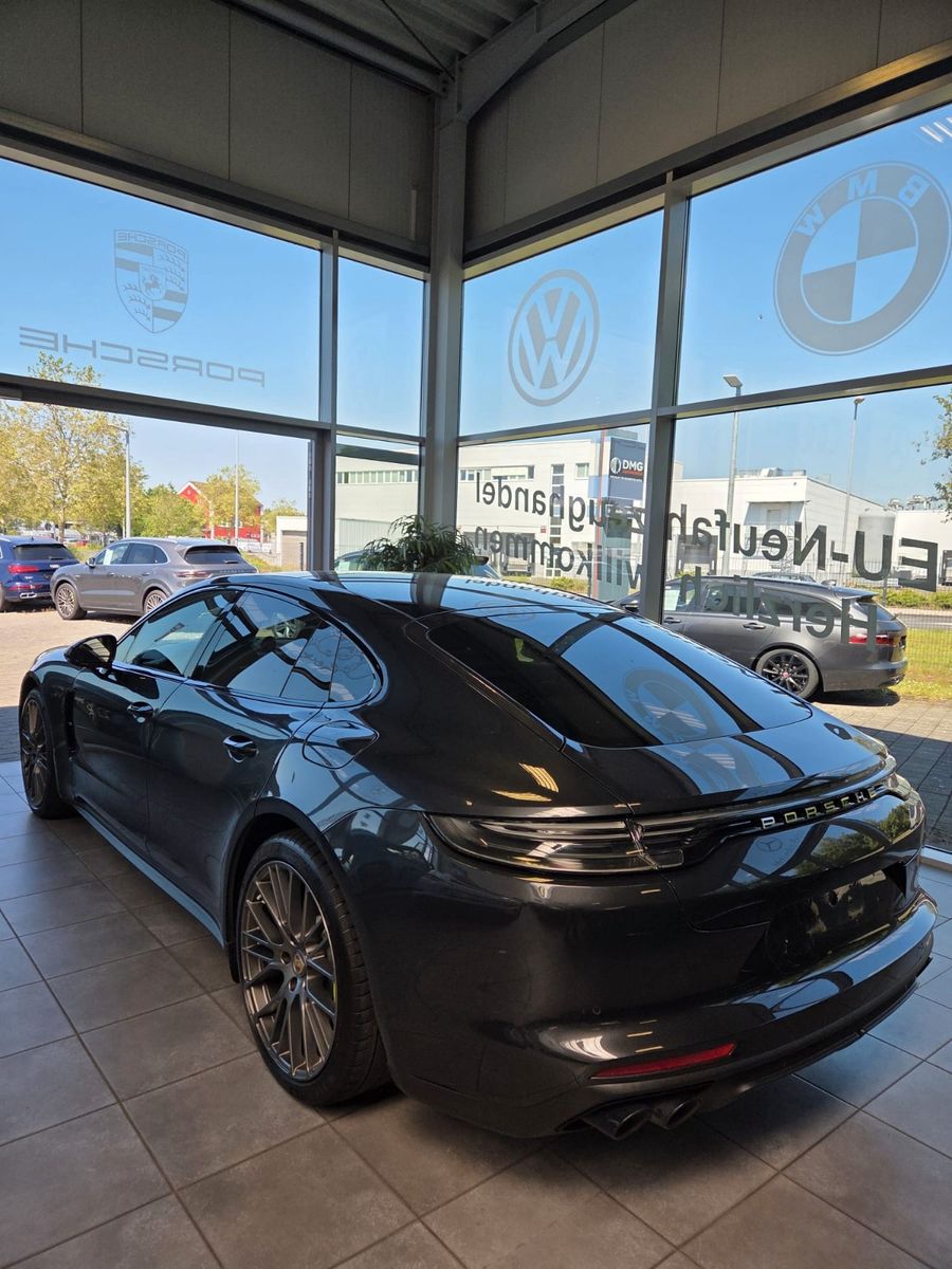 Fahrzeugabbildung Porsche Panamera 4 E-Hybrid Platinum Edition/VOLL