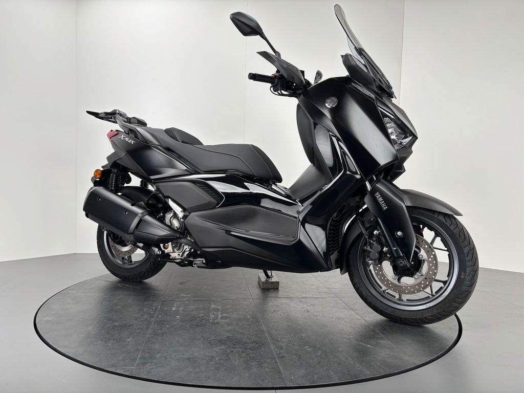 Fahrzeugabbildung Yamaha XMAX 300 TECHMAX *NEUWERTIG *TOPCASETRÄGER