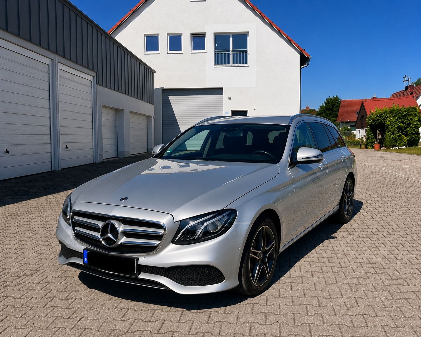 MERCEDES-BENZ E 220 d T Autom. -