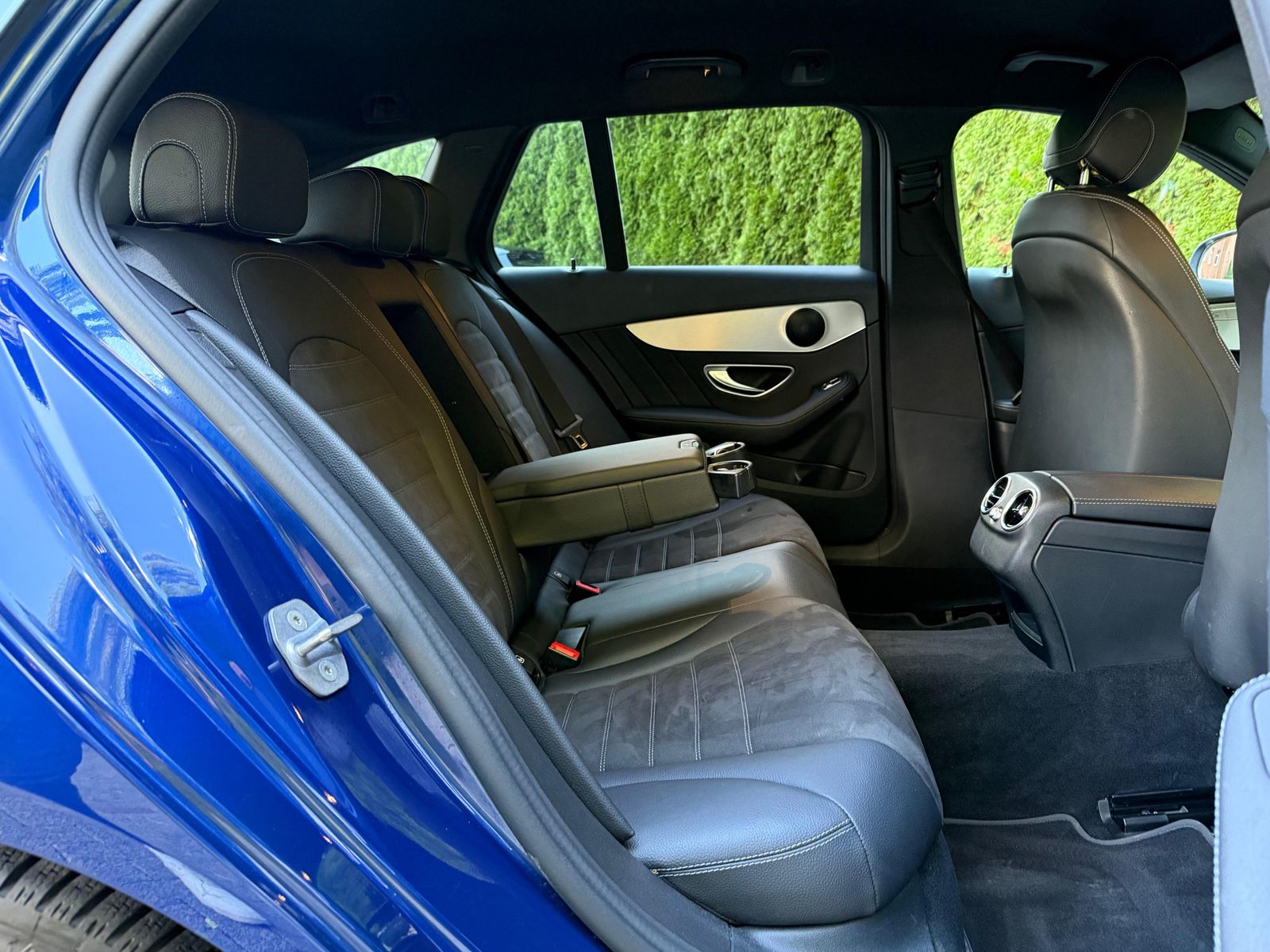 Vehicle illustration Mercedes-Benz C 200 d T 9G AMG Line LED+NAV+SHZ+ALCA+PARK+TEMP