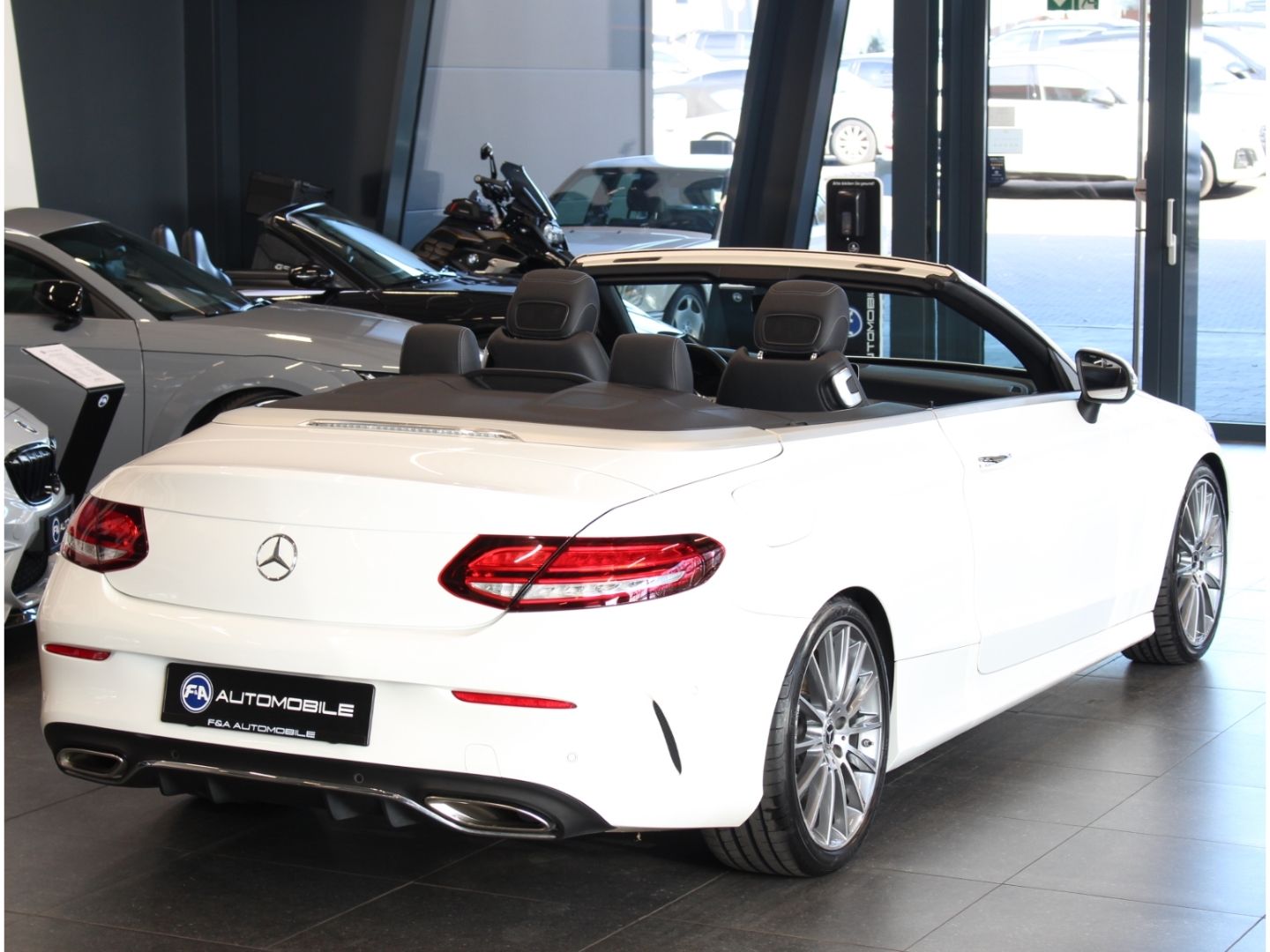 Fahrzeugabbildung Mercedes-Benz C 400 Cabrio 4Matic AMG Line Kamera*LED*Digital
