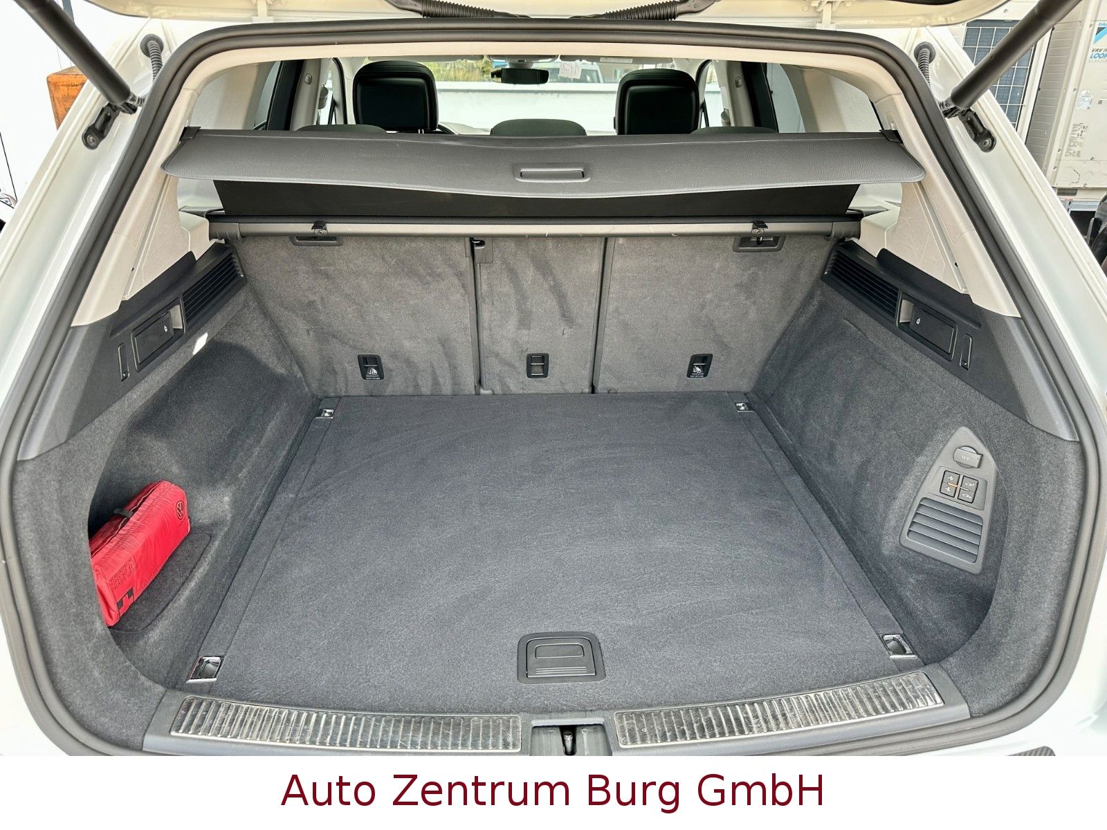 Volkswagen Touareg 3.0 TDI V6 Elegance 4Motion HUD Leder foto 22