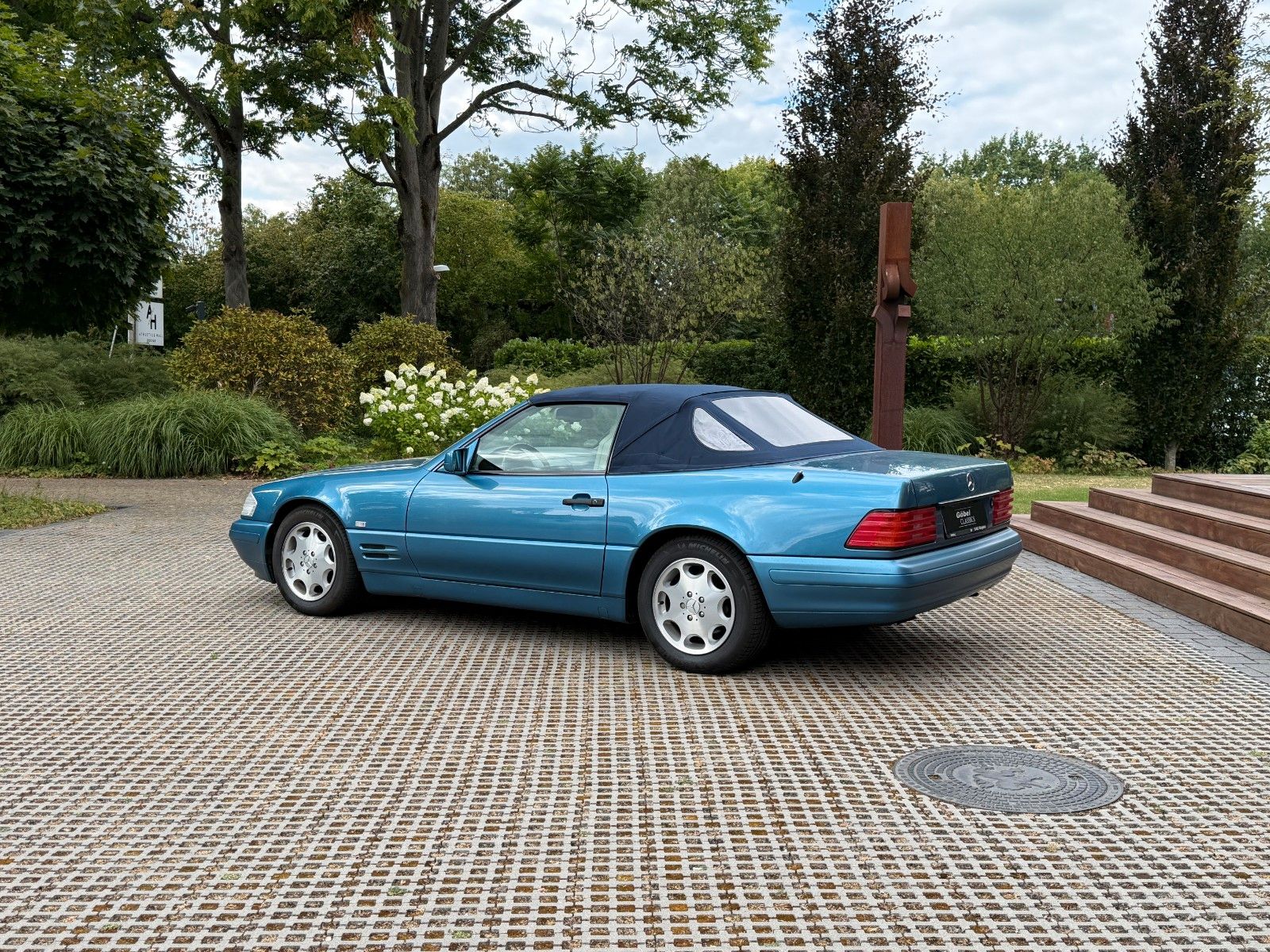 Fahrzeugabbildung Mercedes-Benz SL 280