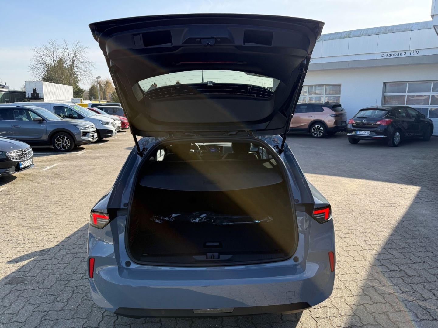 Fahrzeugabbildung Opel Astra L Sports Tourer ST 1.2 Edition SHZ+LHZ+All