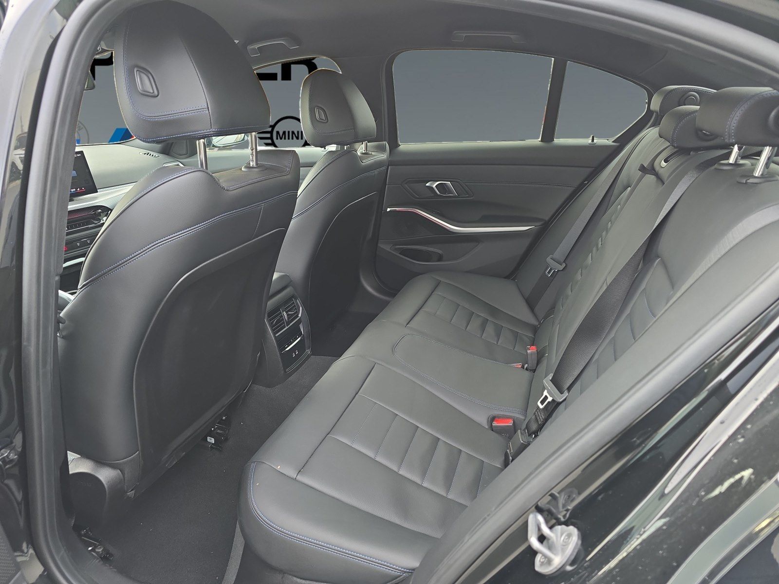 BMW 330 - Bild 12