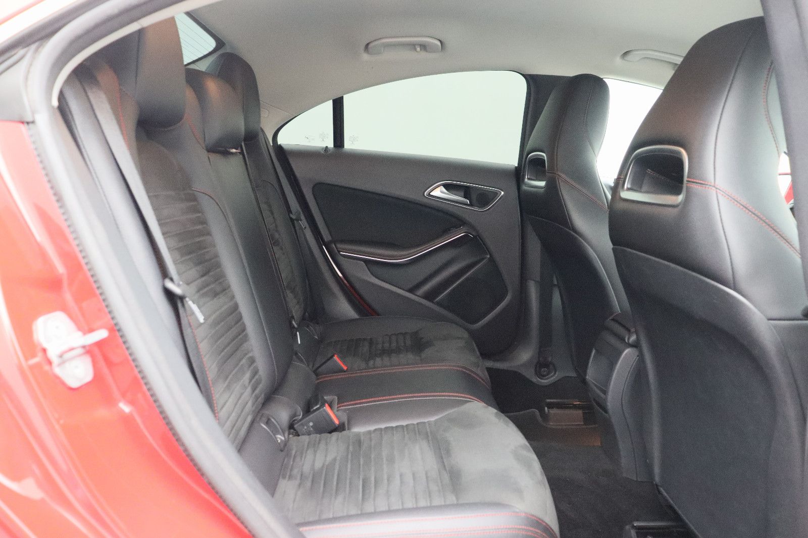 Fahrzeugabbildung Mercedes-Benz CLA 180 AMG-Line LED
