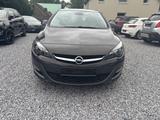 Opel Astra J Lim. 5-trg. Active*Winterpaket*PDC* - Opel Astra: Active