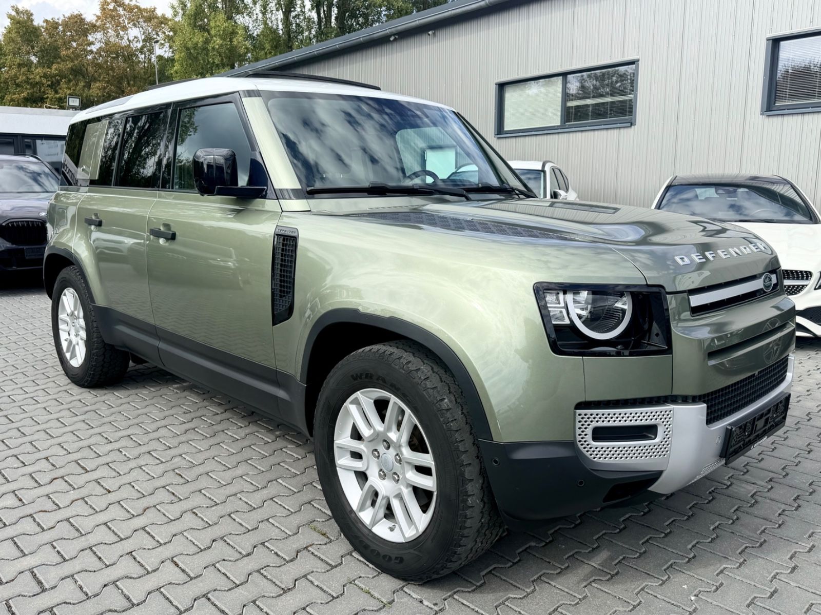 Land Rover Defender P200 Pano AHK 6 SITZER foto 2