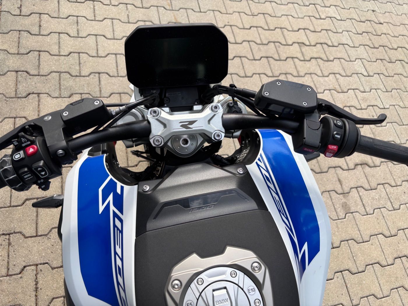 Fahrzeugabbildung BMW R 1300 R Performance