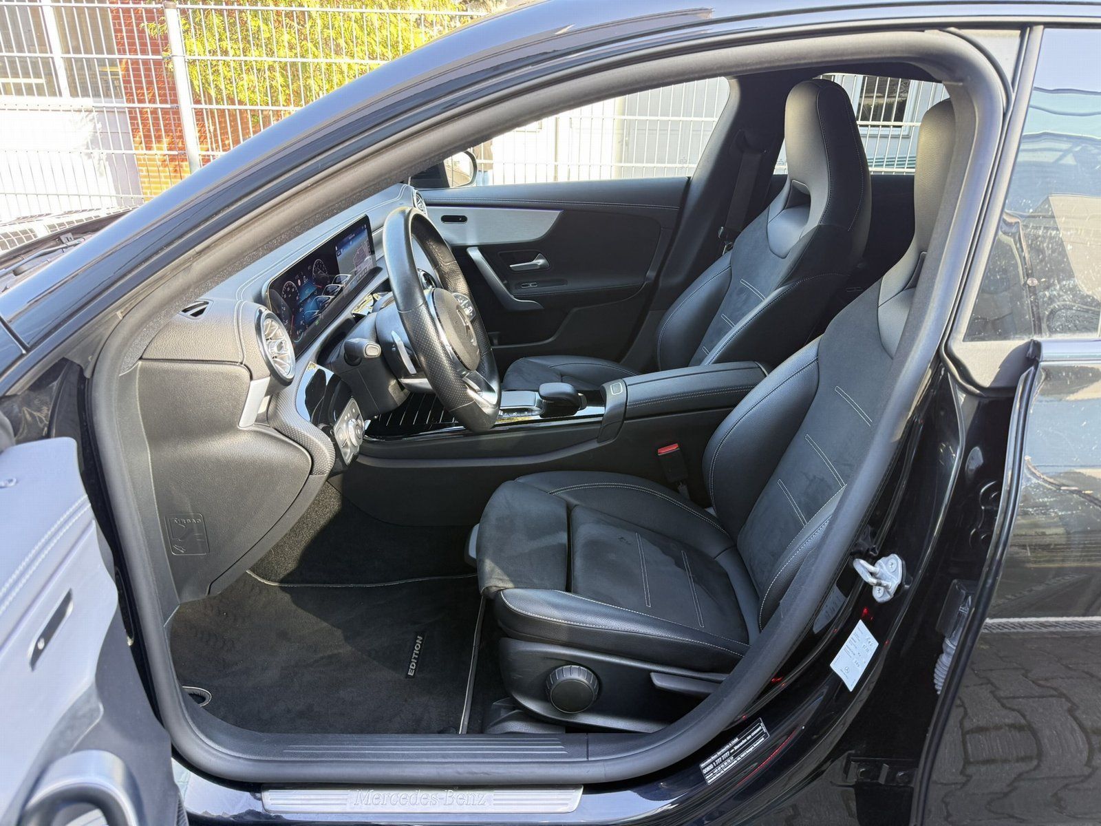 Fahrzeugabbildung Mercedes-Benz CLA 250 e SB*AMG*LED*HEAD-UP*AMBIENTE*KAMERA*