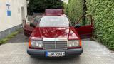 Mercedes-Benz 230 - rote Mercedes-Benz 230