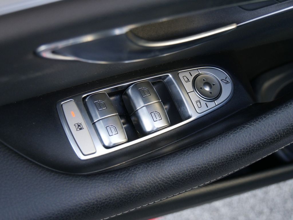 Mercedes-Benz E 300 de T-Modell |Avantgarde|DISTR|LED|NAVI|AHK