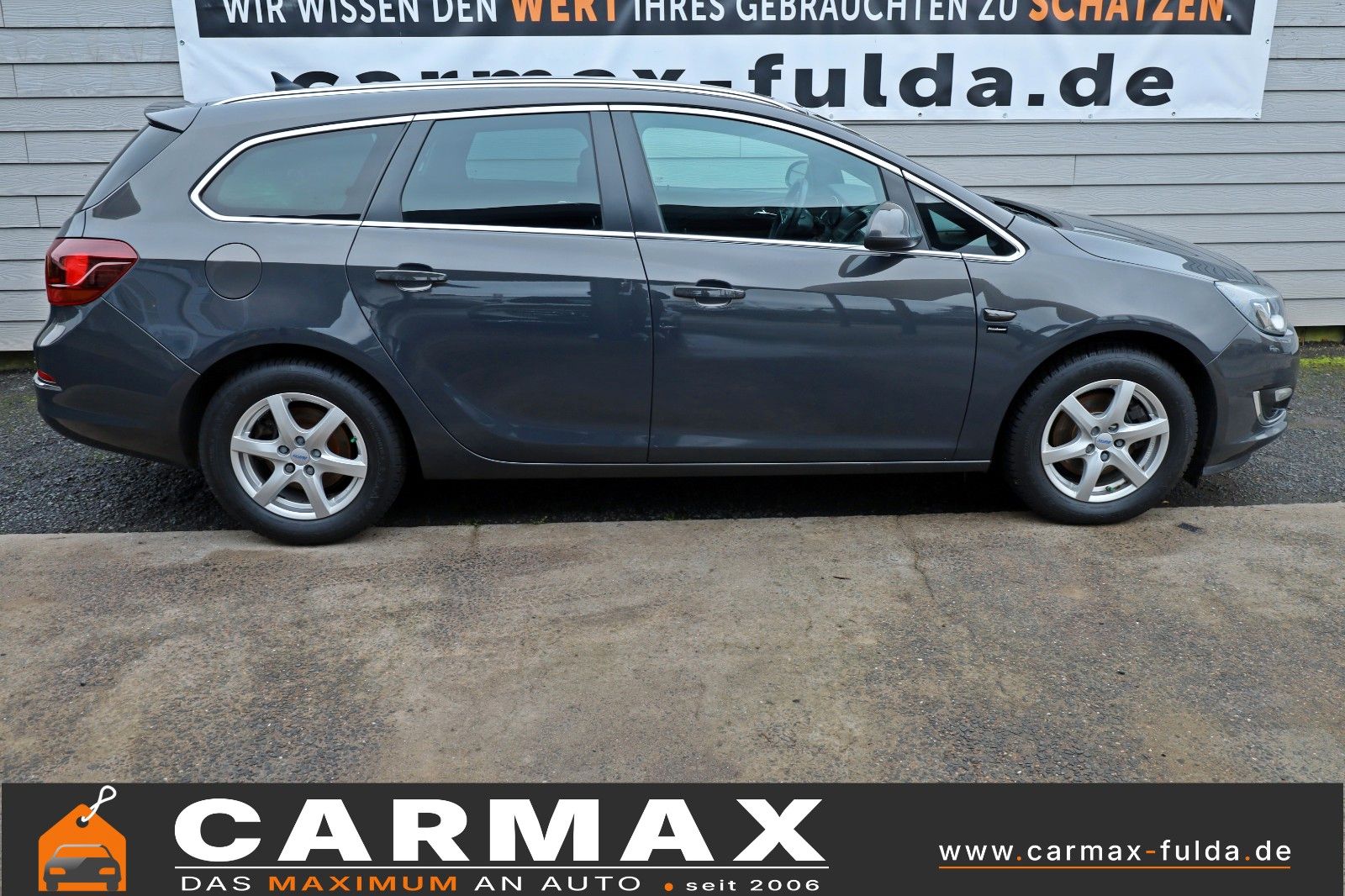 Fahrzeugabbildung Opel Astra J Sports Tourer Exklusiv Navi,SH,PDC,AHK