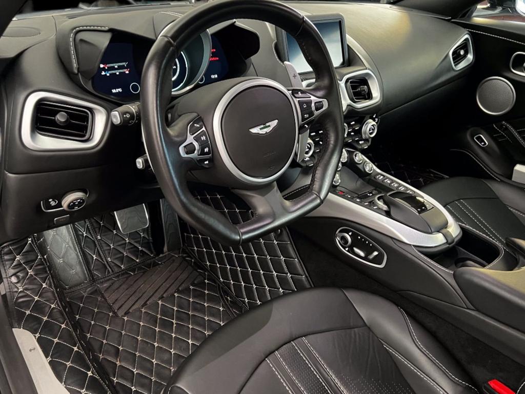 Aston Martin V8 Vantage