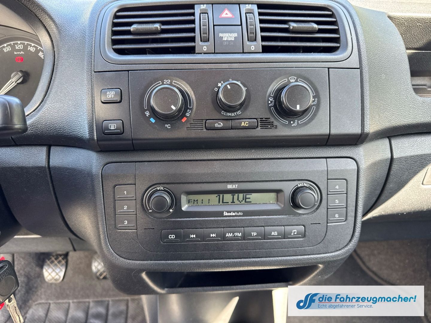 Fahrzeugabbildung SKODA Roomster Plus Edition 1.2 12V HTP *MOTORSCHADEN