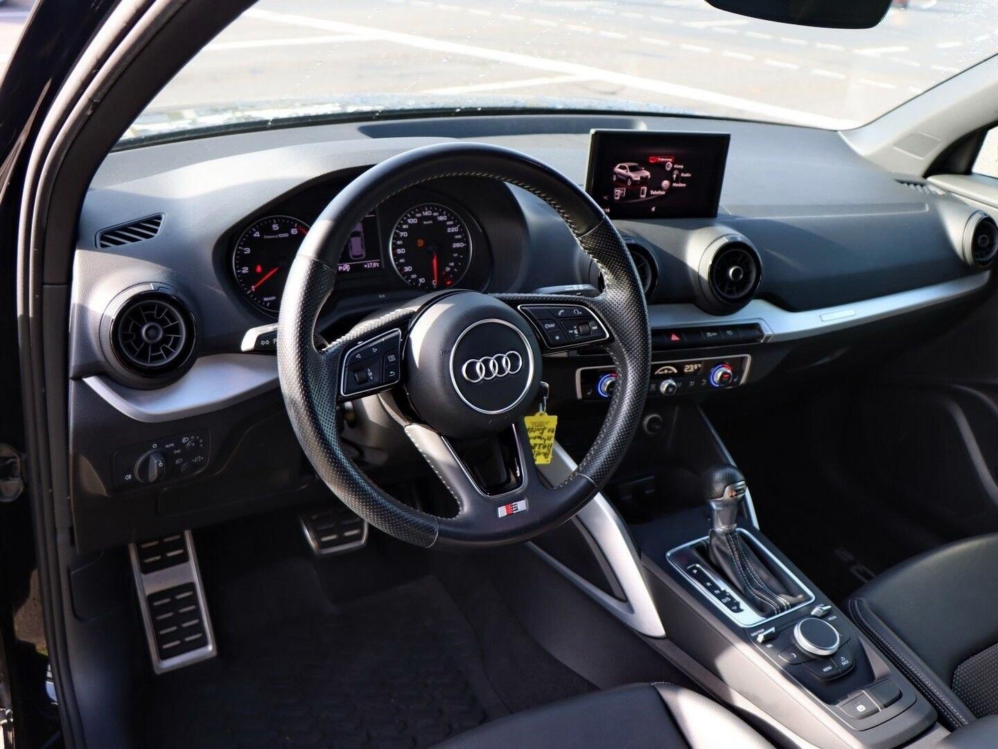 Audi Q2 S-Line, PDC, SHZ