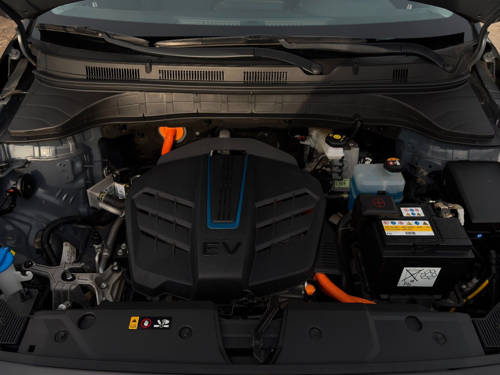 Fahrzeugabbildung Hyundai KONA E Select ACC LHZ SHZ LKAS PDC CarPlay Kam